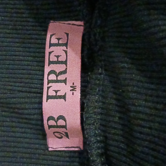 2B Free 2-Piece of Hoodie & Shorts - Picture 4 of 4